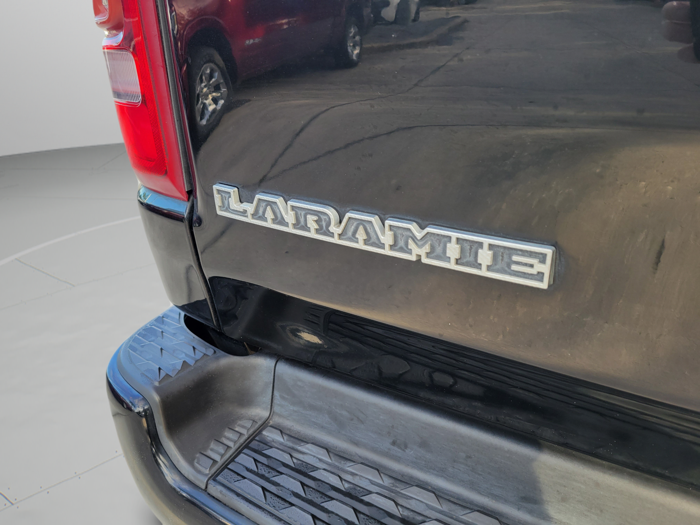 Used 2021 RAM 1500 Laramie w/ Sport Appearance Package AWD/4WD image 33