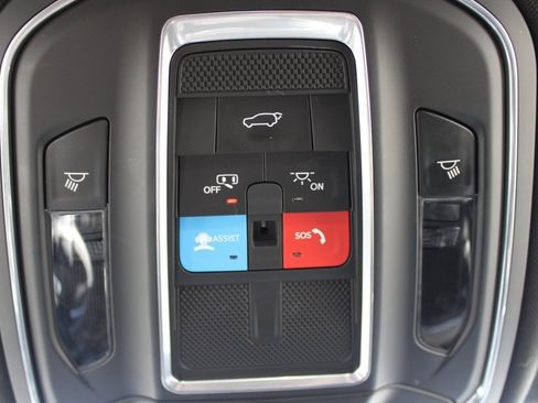 Used 2023 Jeep Grand Cherokee L Laredo image 22