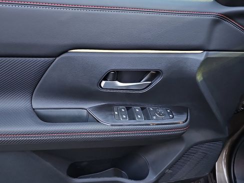 New 2026 Nissan Kicks SR w/ Cold Weather Package image 8