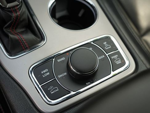 Used 2021 Jeep Grand Cherokee Trailhawk w/ Trailhawk Luxury Group AWD/4WD image 30