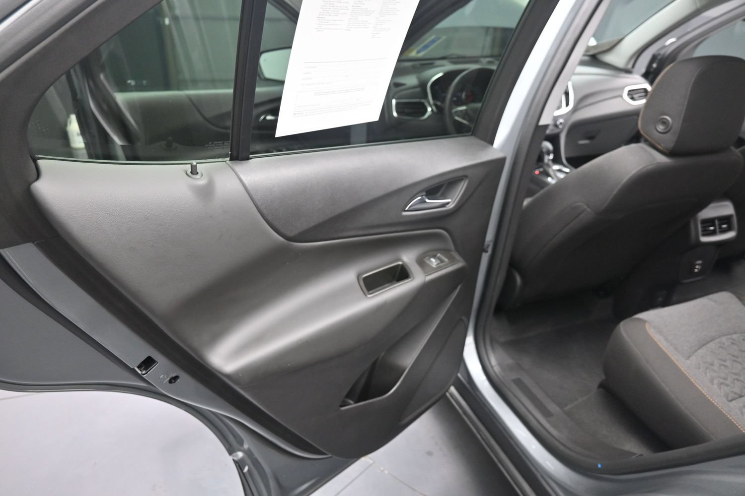 Used 2024 Chevrolet Equinox LT AWD/4WD image 34