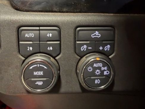 Used 2024 Chevrolet Silverado 1500 LT Trail Boss w/ Convenience Package II image 22