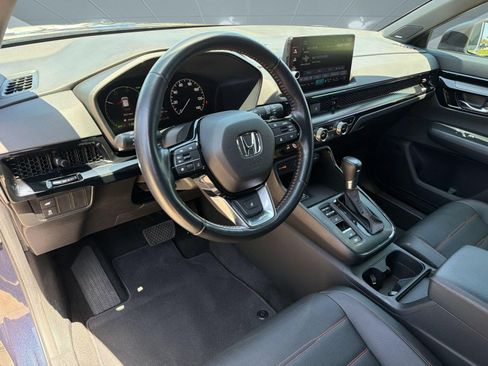 Used 2025 Honda CR-V Sport Touring image 4