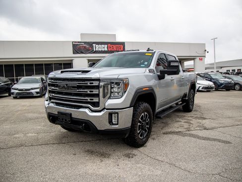 Used 2020 GMC Sierra 2500 SLE w/ SLE Value Package; image 3