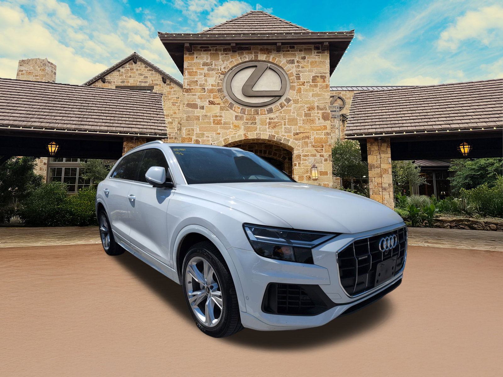 Used 2022 Audi Q8 Premium AWD/4WD image 2