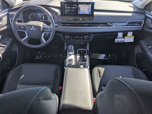 New 2026 Mitsubishi Outlander ES image 14