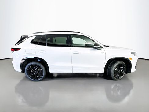 Used 2026 Volkswagen Tiguan SE R-Line AWD/4WD image 8