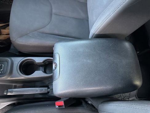 Used 2018 Jeep Wrangler Unlimited Sport S image 22