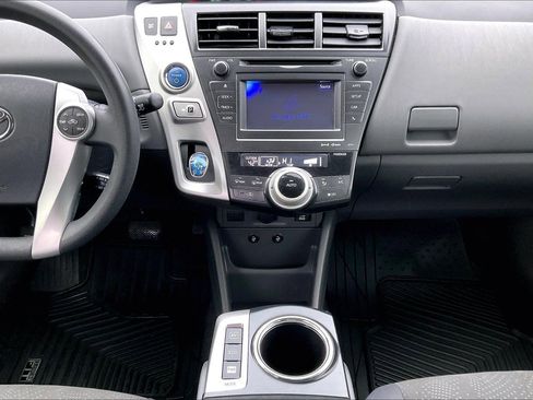 Used 2014 Toyota Prius V Two image 7