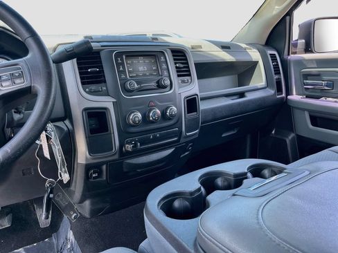 Used 2014 RAM 1500 Express RWD image 20