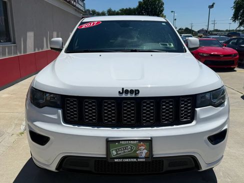 Used 2017 Jeep Grand Cherokee Altitude AWD/4WD image 6