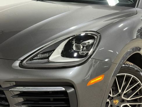 Used 2019 Porsche Cayenne S image 3