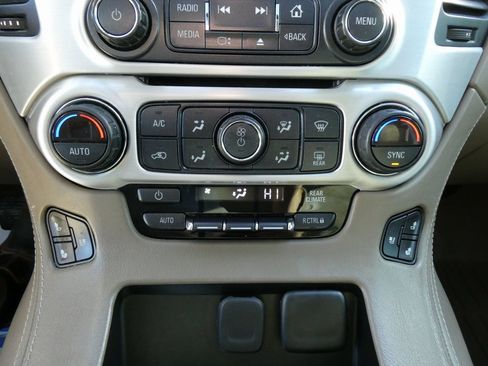 Used 2020 GMC Yukon XL SLT w/ Premium Edition image 34