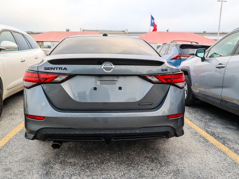 Used 2023 Nissan Sentra SR w/ Midnight Edition Package FWD image 8