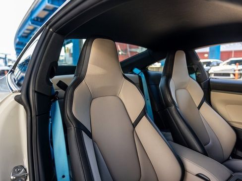Used 2025 Porsche 911 Carrera image 30