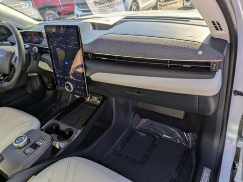 Used 2023 Ford Mustang Mach-E Premium image 33