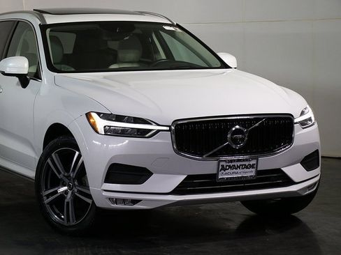 Used 2021 Volvo XC60 T5 Momentum w/ Protection Package image 6