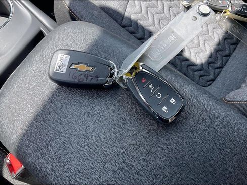 Used 2024 Chevrolet Equinox LT w/ LPO, Floor Liner Package FWD image 12