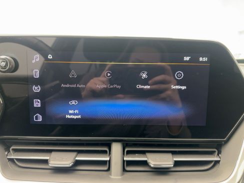 Certified 2024 Chevrolet Trax LT w/ Sunroof Package image 28