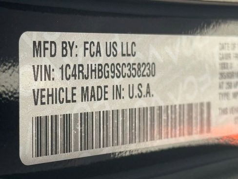 New 2025 Jeep Grand Cherokee Limited image 37