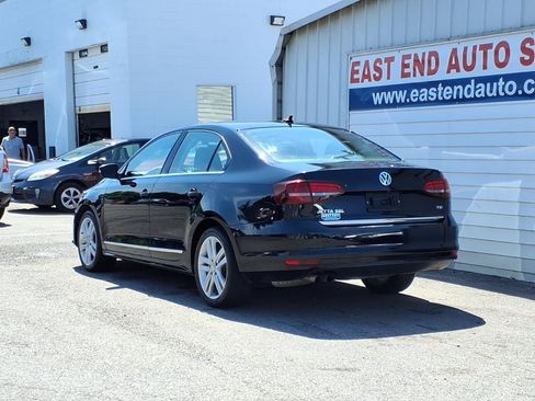 Used 2017 Volkswagen Jetta SEL FWD image 3