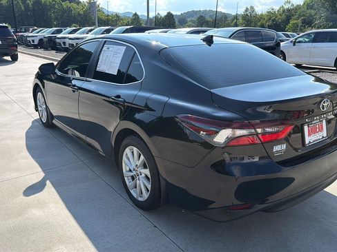 Used 2023 Toyota Camry LE FWD image 5