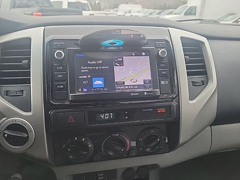 Used 2014 Toyota Tacoma TRD Sport w/ TRD Sport Package image 11