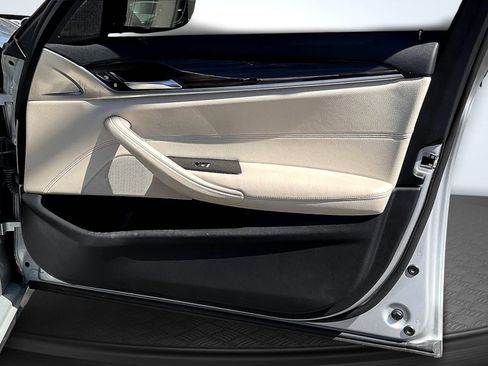 Used 2017 BMW 540i image 24