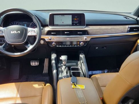 Used 2022 Kia Telluride SX w/ Towing Package FWD image 11