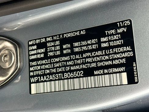 Used 2026 Porsche Macan AWD/4WD image 36