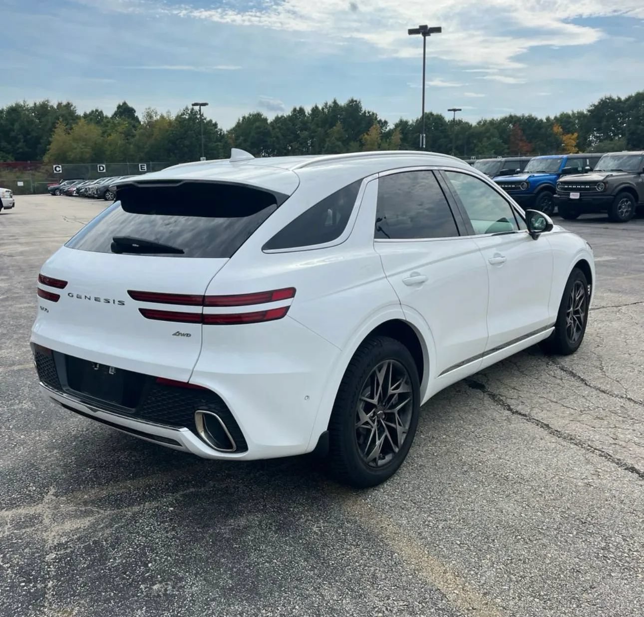 Used 2023 Genesis GV70 2.5T w/ Advanced Package AWD/4WD image 3