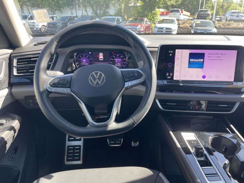 Certified 2026 Volkswagen Atlas Peak Edition AWD/4WD image 14