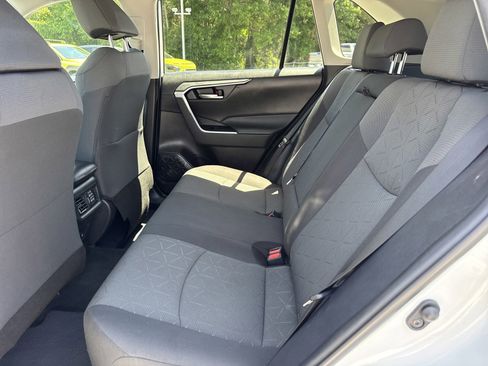 Used 2021 Toyota RAV4 XLE FWD image 13