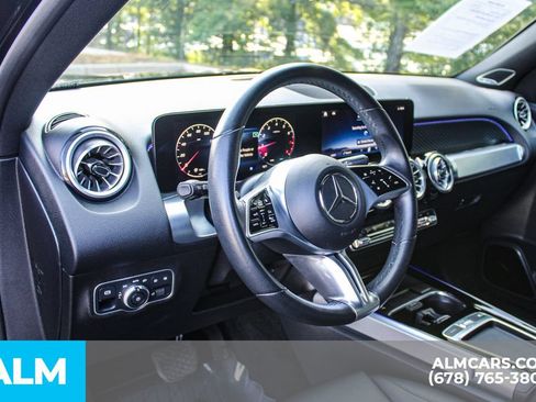 Used 2024 Mercedes-Benz GLB 250 4MATIC image 23