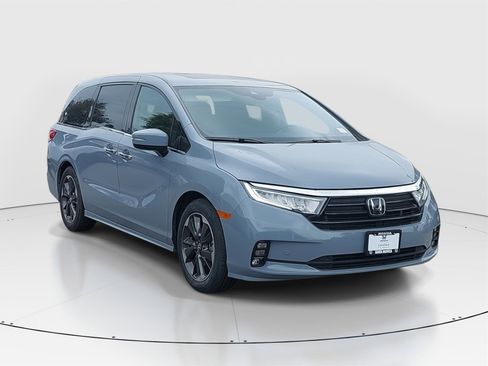 Used 2023 Honda Odyssey Elite image 3
