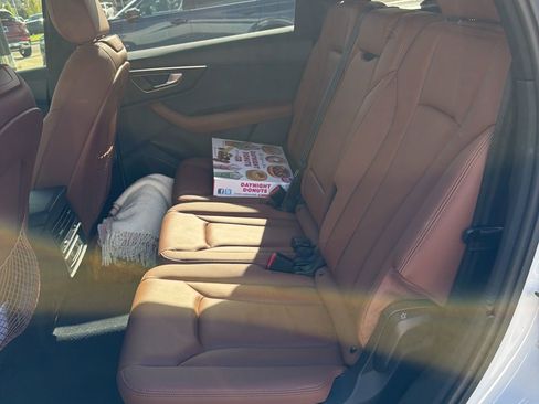 Used 2023 Audi Q7 3.0T Premium Plus image 11