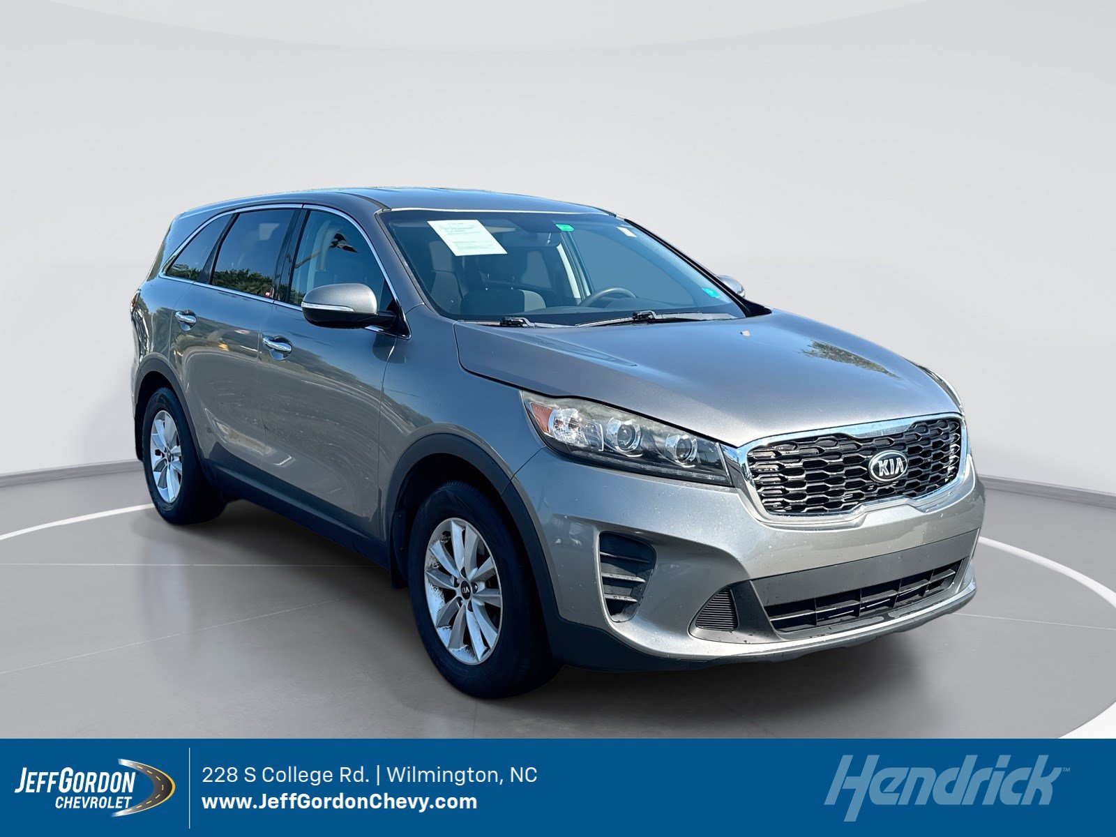 Used 2019 Kia Sorento FWD image 1