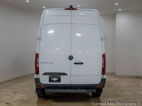 Used 2020 Mercedes-Benz Sprinter 2500 w/ Driver Convenience Package image 5