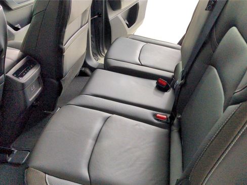 Used 2023 Nissan Pathfinder SL image 31