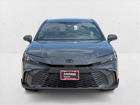 Used 2025 Toyota Camry SE image 6