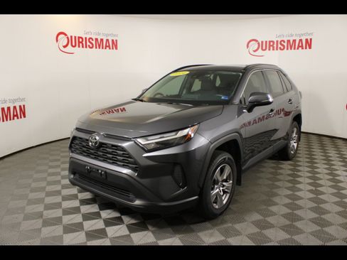Used 2024 Toyota RAV4 XLE w/ Convenience Package FWD image 2