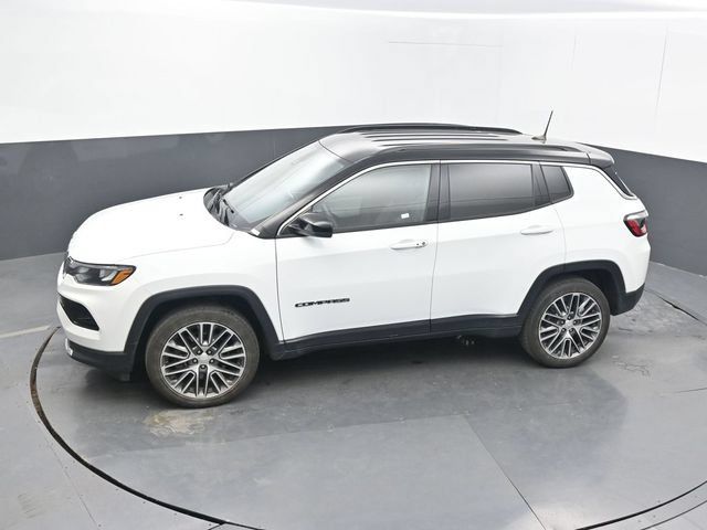 Used 2023 Jeep Compass Limited w/ Elite Group AWD/4WD image 48