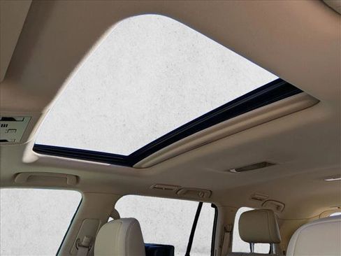 Used 2016 Lexus LX 570 4WD image 16