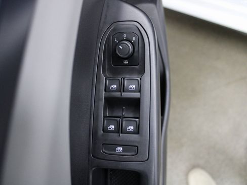 Used 2022 Volkswagen Taos SE image 14