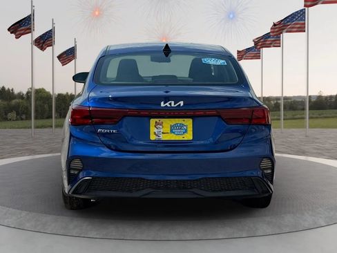 Used 2022 Kia Forte LXS w/ LXS Technology Package FWD image 4