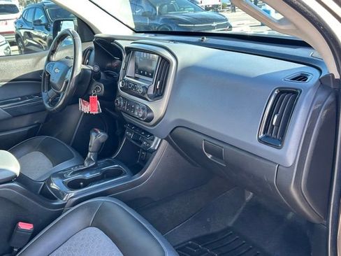 Used 2015 Chevrolet Colorado Z71 image 14