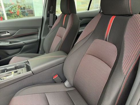 New 2026 Nissan Sentra SR w/ Floor Mat Package FWD image 9
