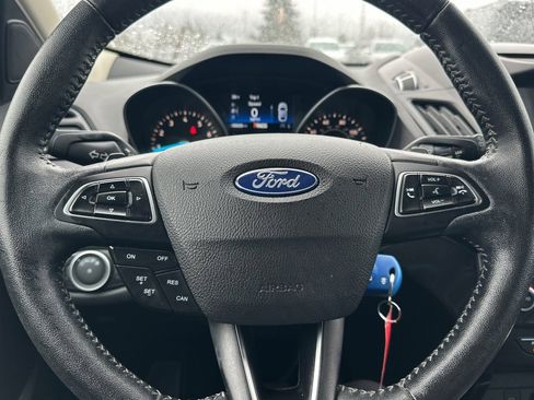 Used 2018 Ford Escape SE w/ SE Sport Appearance Package image 22