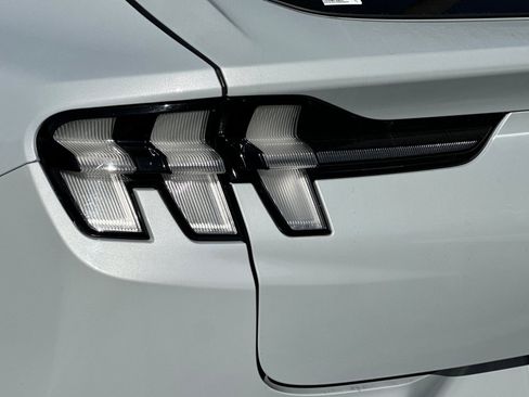 Used 2021 Ford Mustang Mach-E Premium image 12