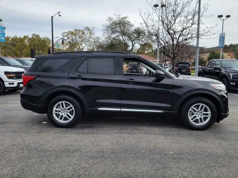 Used 2025 Ford Explorer Active image 7